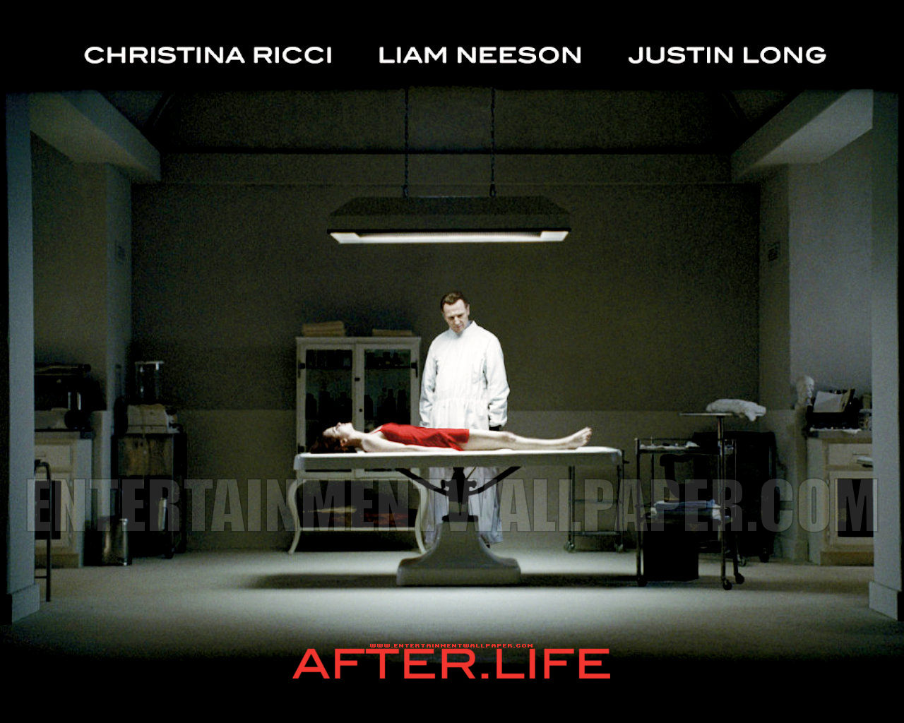 Afterlife eternity. Жизнь за гранью (after.Life), 2009. Жизнь за гранью (2009) кадры. Кристина Риччи жизнь за гранью. Кристина Риччи в морге - жизнь за гранью (2009).